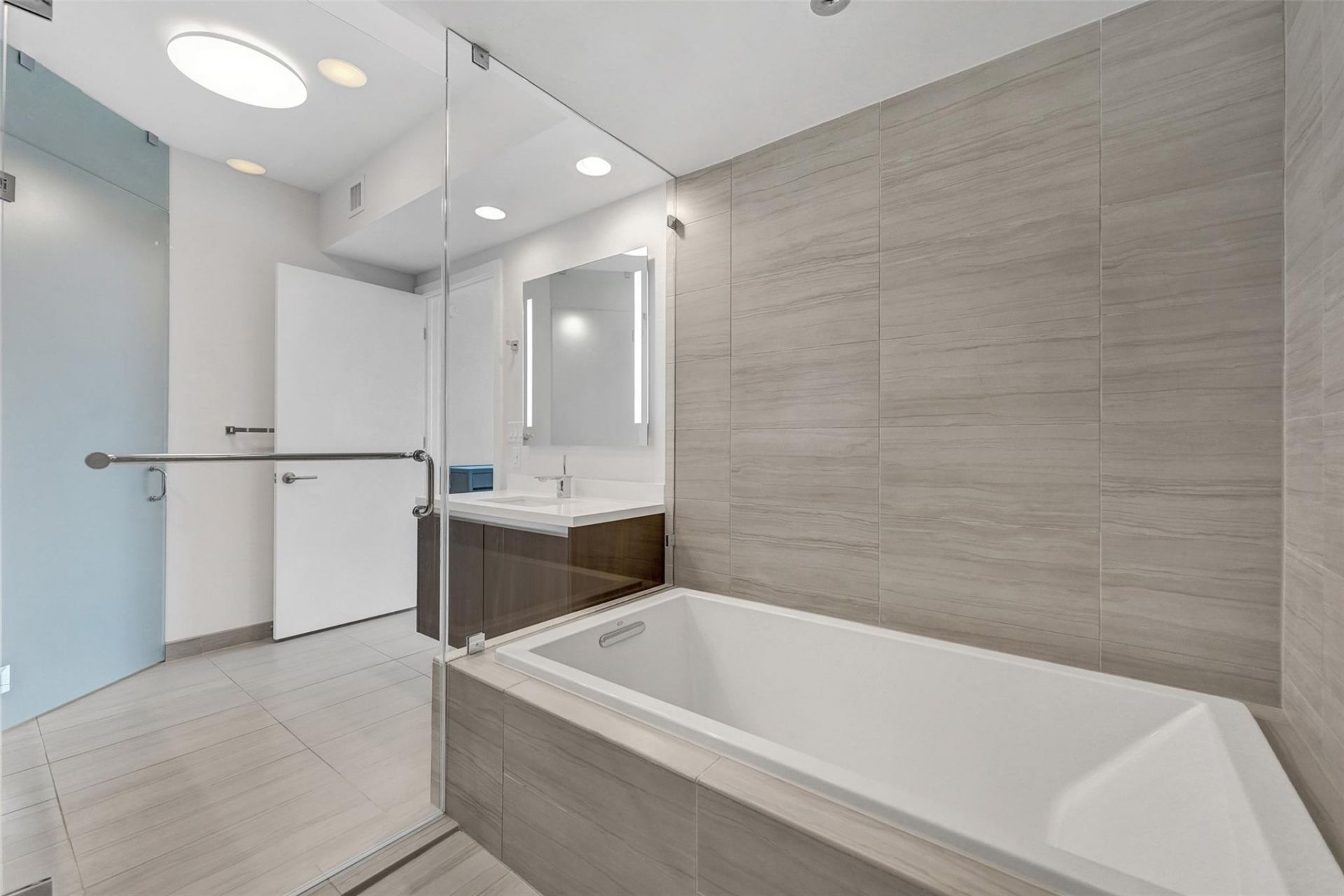 1180 N Federal Highway, Unit 1005, Fort Lauderdale, FL 33304 Photo