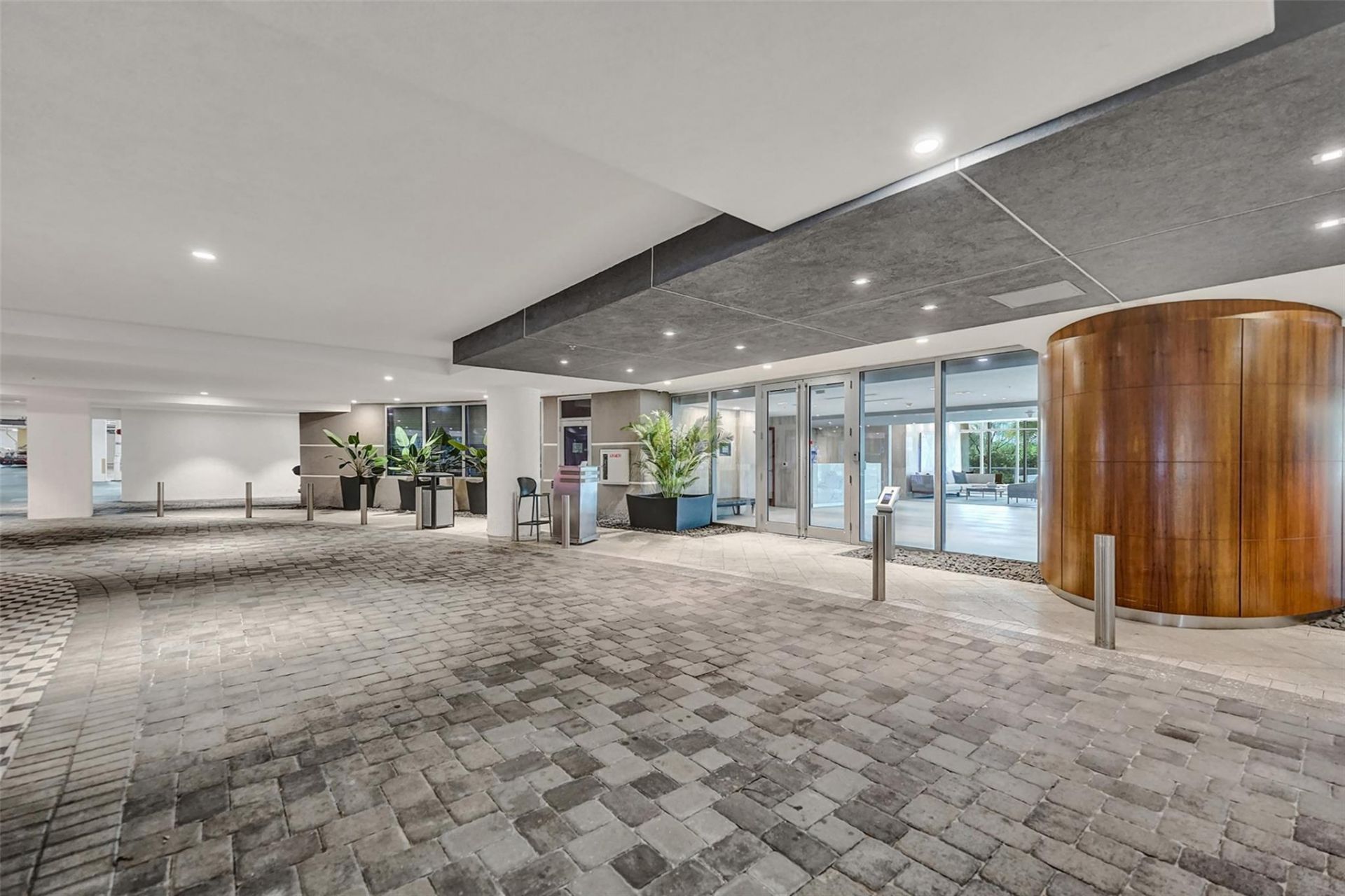 1180 N Federal Highway, Unit 1005, Fort Lauderdale, FL 33304 Photo