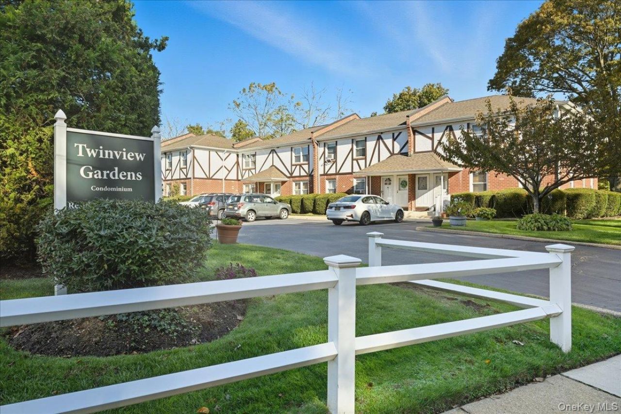 2066 Lakeview Road, Unit B, Bellmore, NY 11710 Main Photo