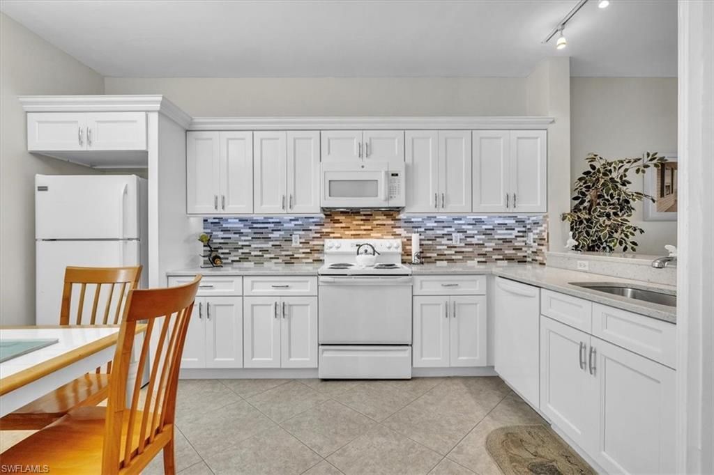 8075 Tiger Cv, Unit 1706, Naples, FL 34113 Photo