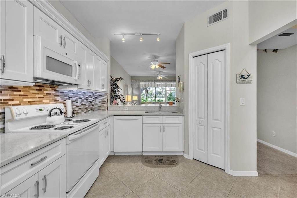 8075 Tiger Cv, Unit 1706, Naples, FL 34113 Photo