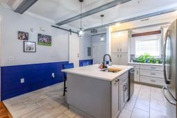 604 Heathrow Dr. photo 4