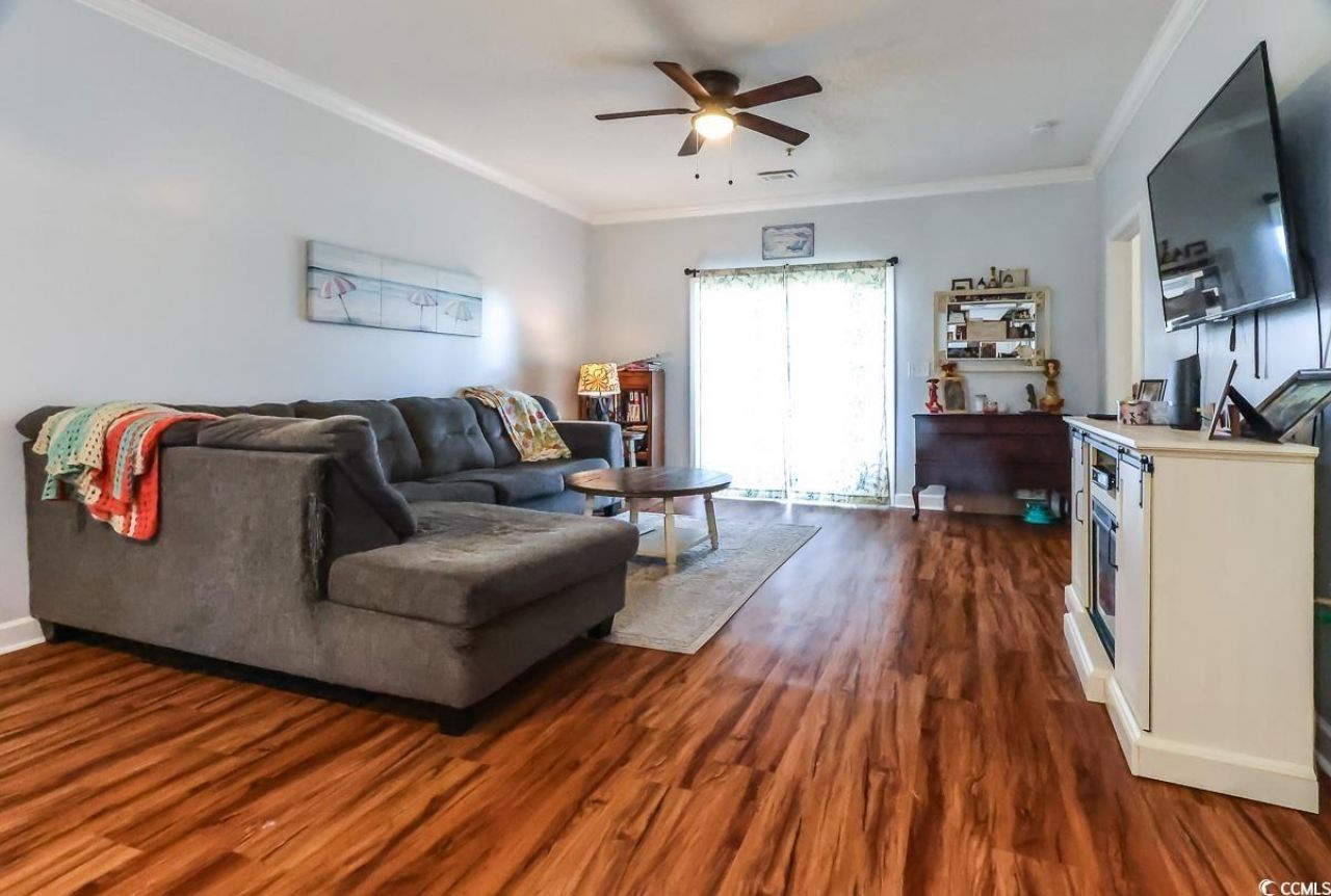 604 Heathrow Dr. Photo 5