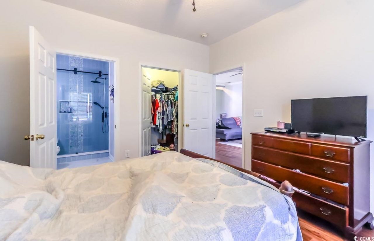 604 Heathrow Dr. Photo 9