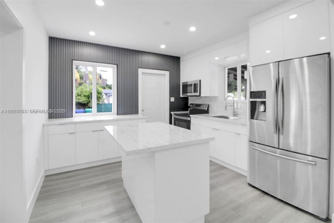 745 NW 140th St, Miami, FL 33168 Photo