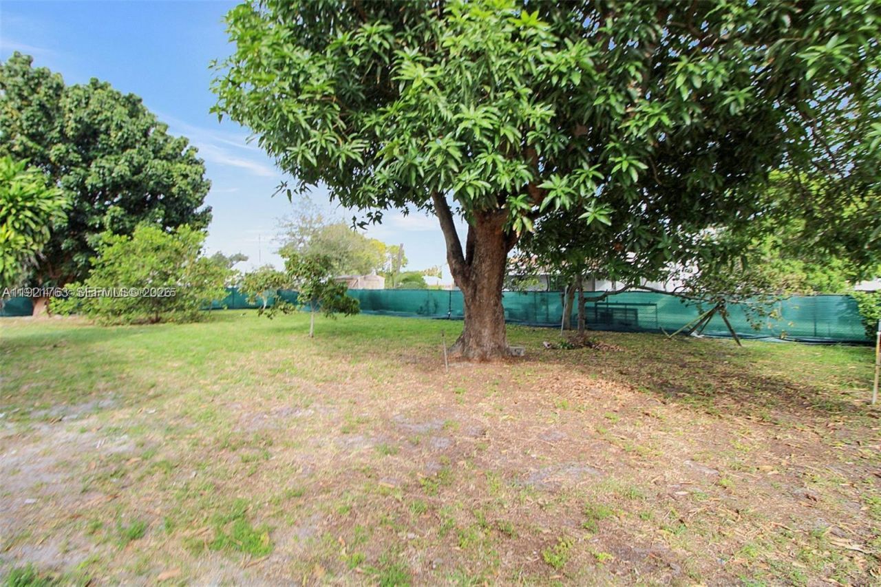 745 NW 140th St, Miami, FL 33168 Photo