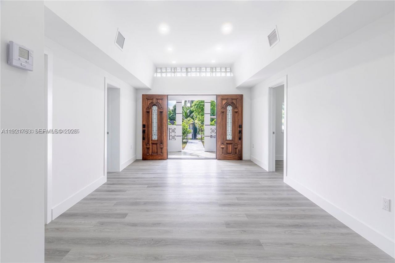 745 NW 140th St, Miami, FL 33168 Photo