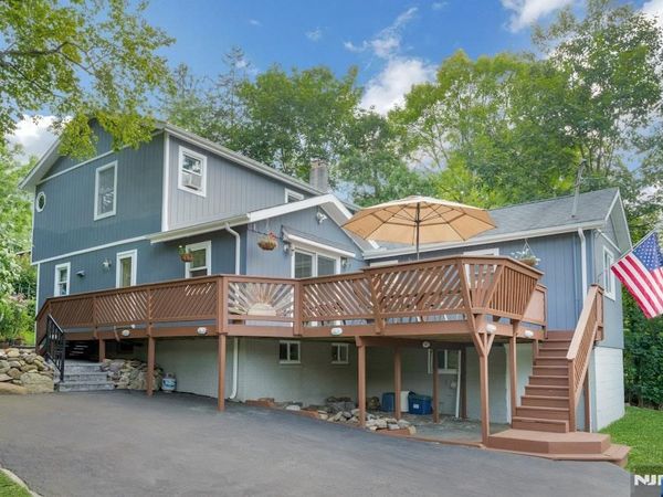 19 Fernwood Avenue, HARDYSTON, NJ 07460