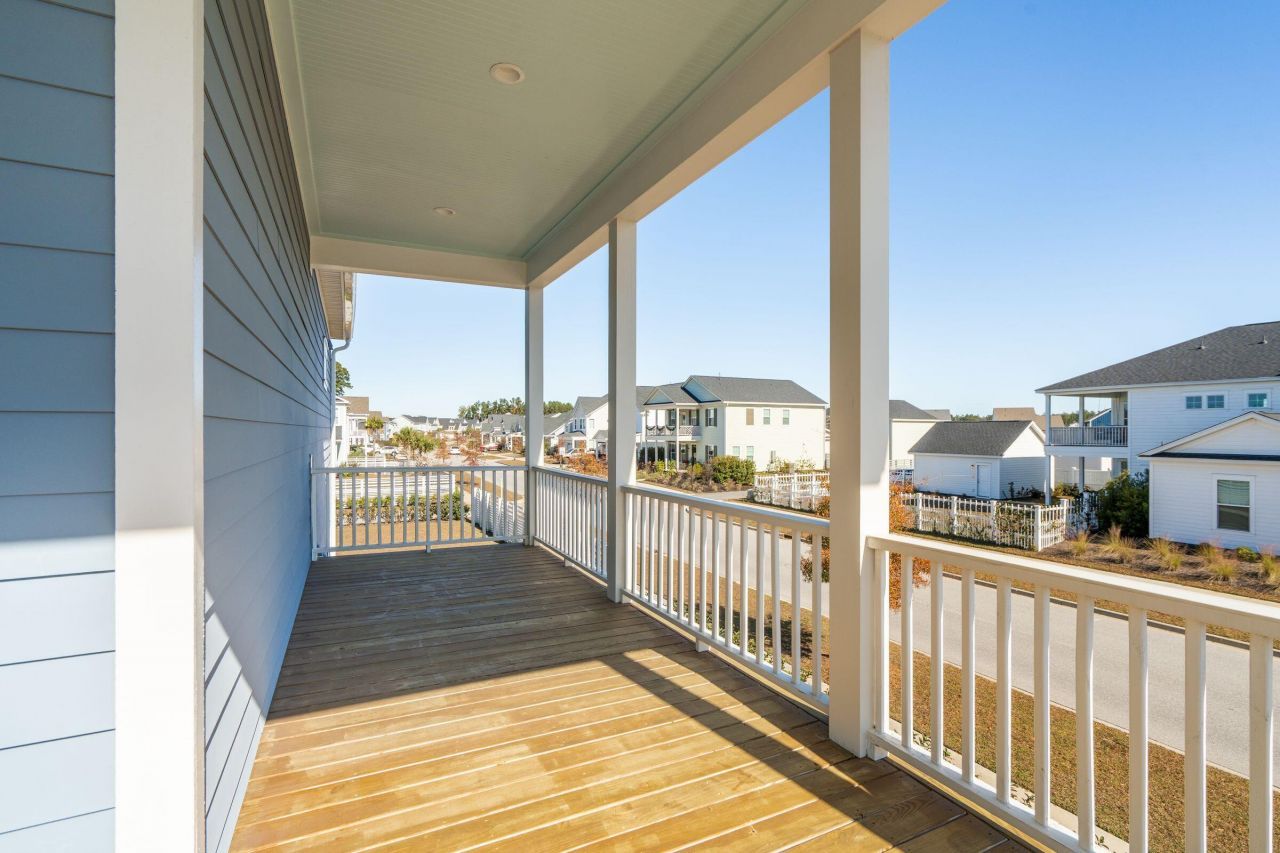 670 Blueway Avenue Photo 22