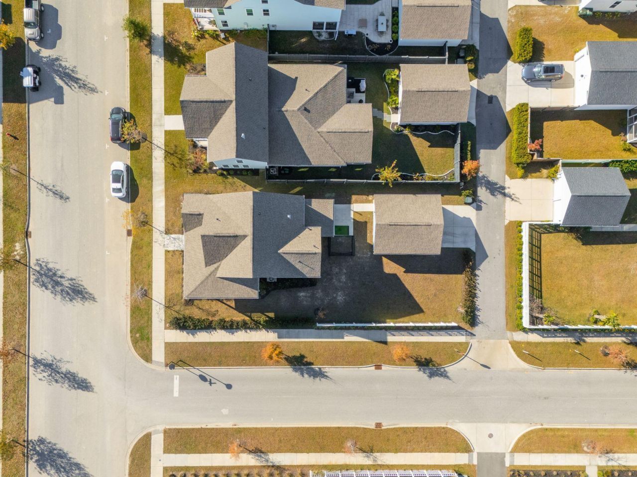 670 Blueway Avenue Photo 25