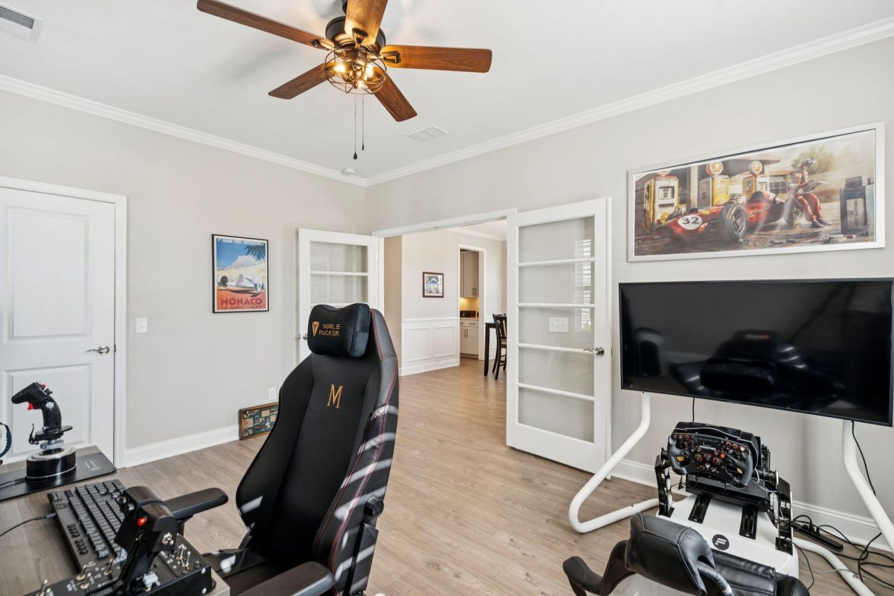 670 Blueway Avenue Photo 30