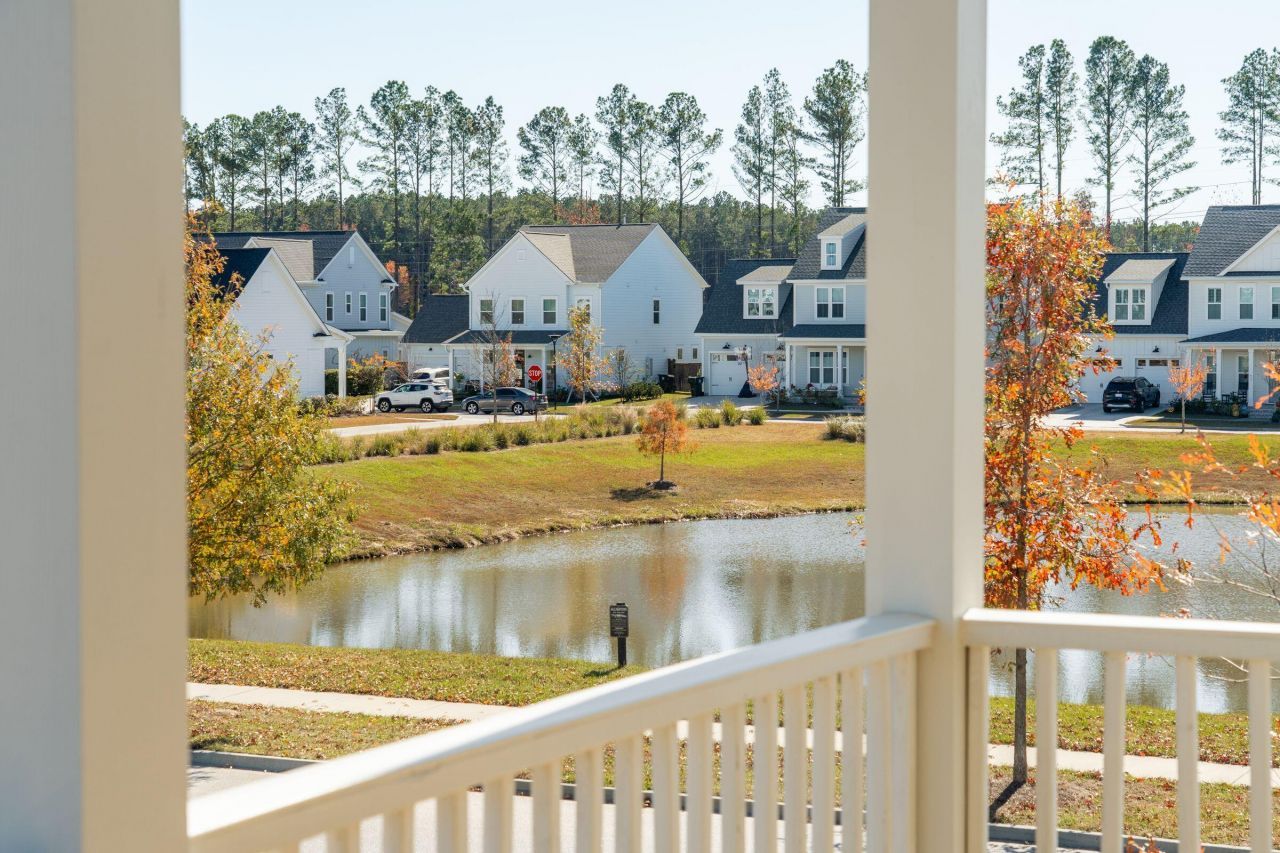 670 Blueway Avenue Photo 4