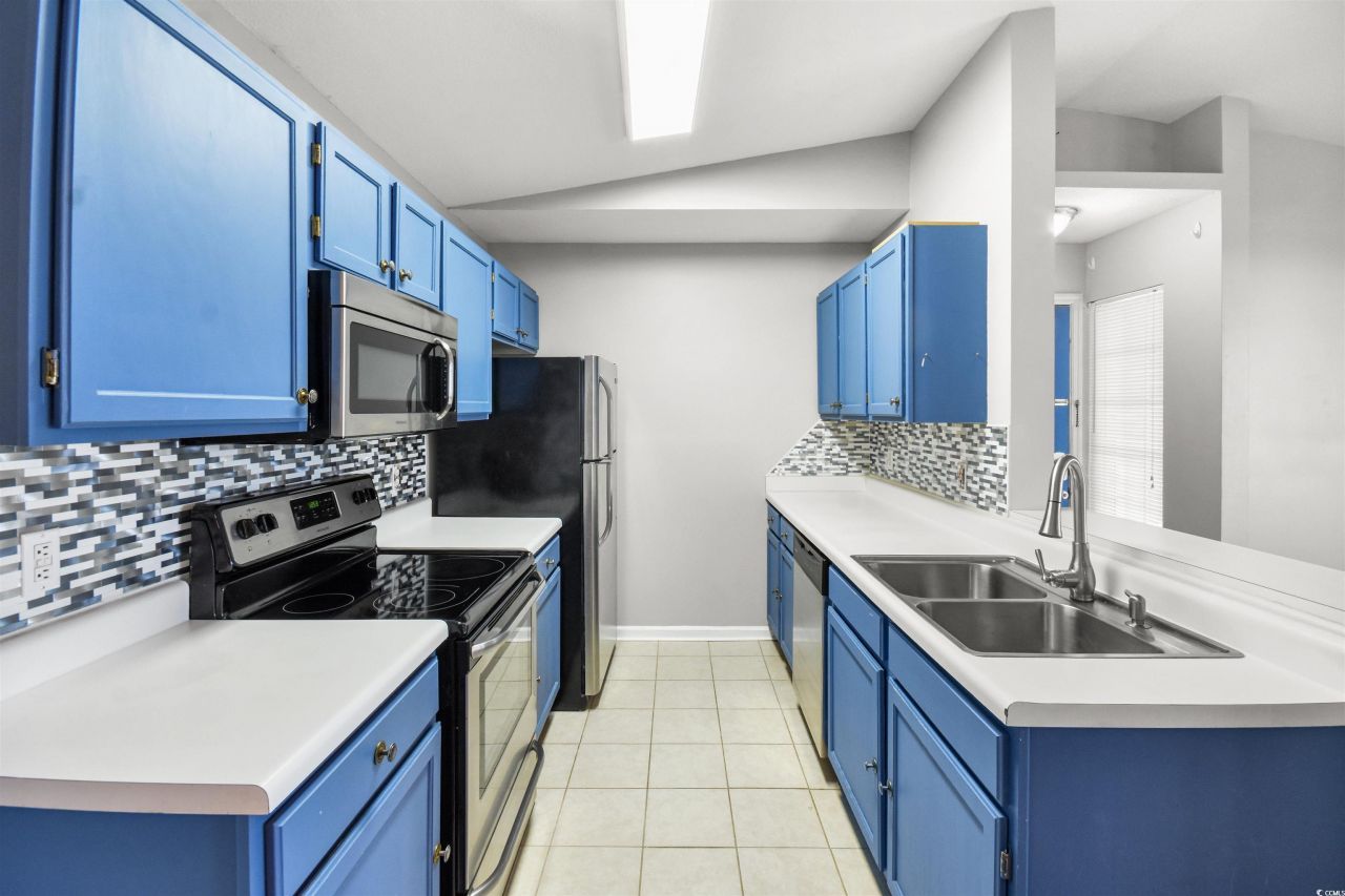 2265 Huntington Dr. Photo 8