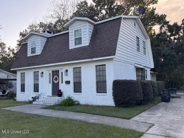 1309 Pascagoula Street, Pascagoula, MS 39567