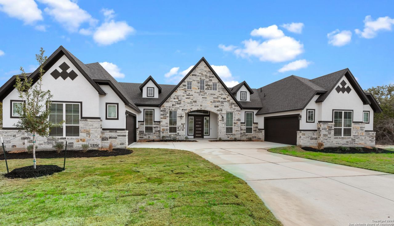 222 Raven Road, Castroville, TX 78009 Main Photo