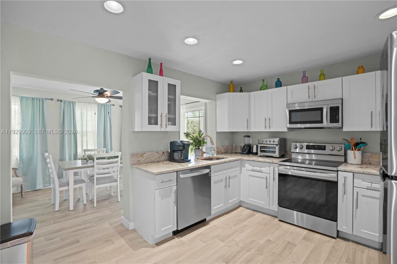 142 NW 10th Ct, Boynton Beach, FL 33426 Photo