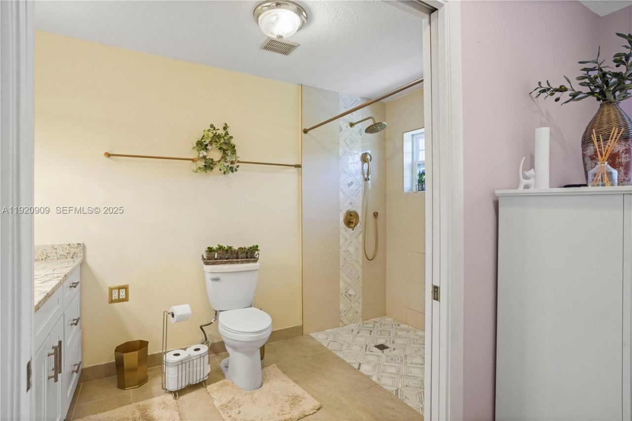 142 NW 10th Ct, Boynton Beach, FL 33426 Photo