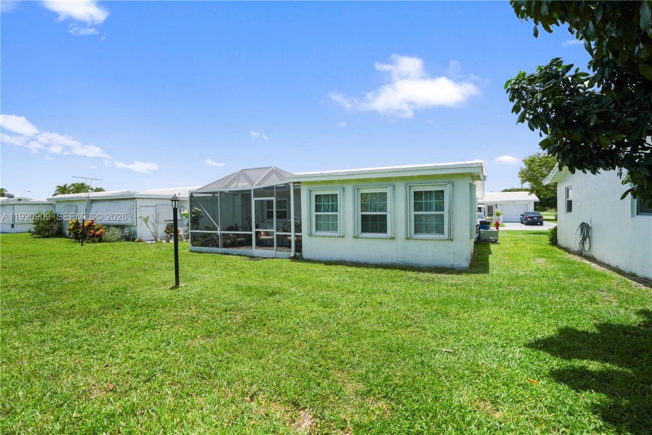 142 NW 10th Ct, Boynton Beach, FL 33426 Photo