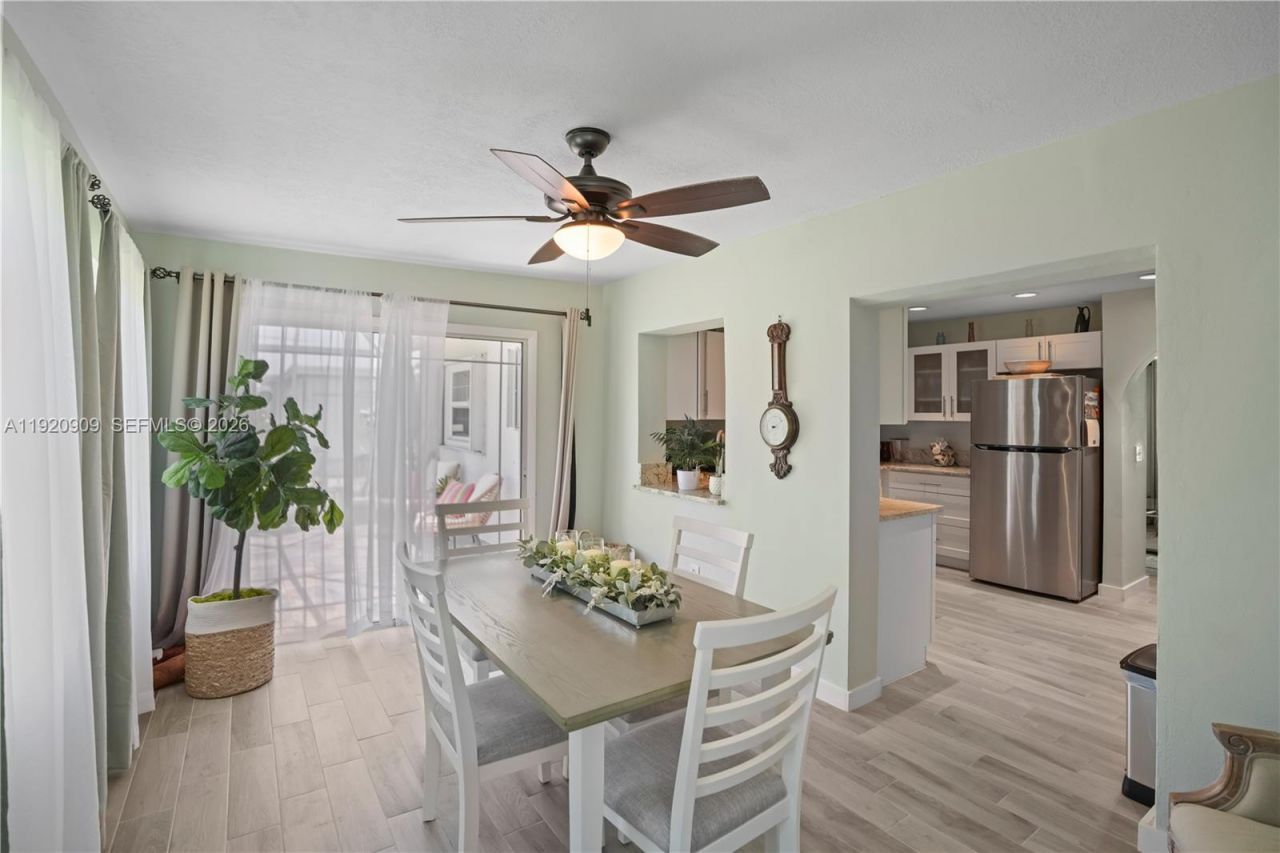 142 NW 10th Ct, Boynton Beach, FL 33426 Photo