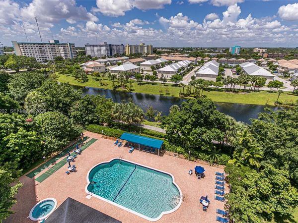 4001 Hillcrest Dr, Unit 609, Hollywood, FL 33021