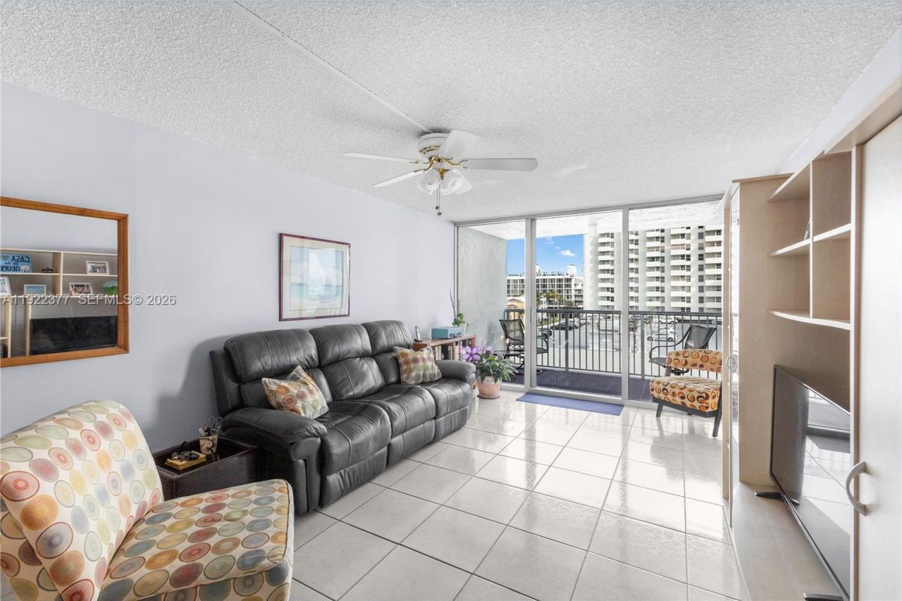 2655 Collins Ave, Unit 603, Miami Beach, FL 33140 Photo