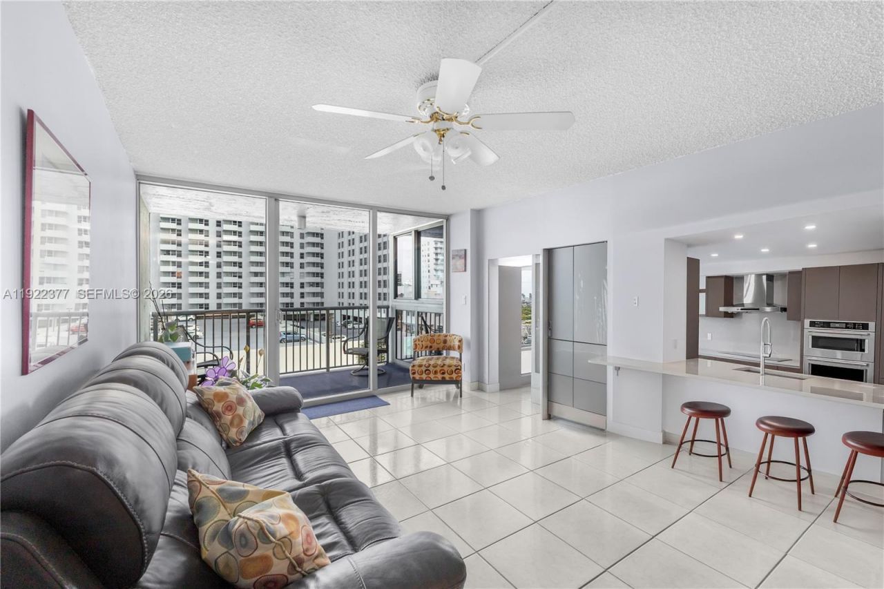 2655 Collins Ave, Unit 603, Miami Beach, FL 33140 Photo