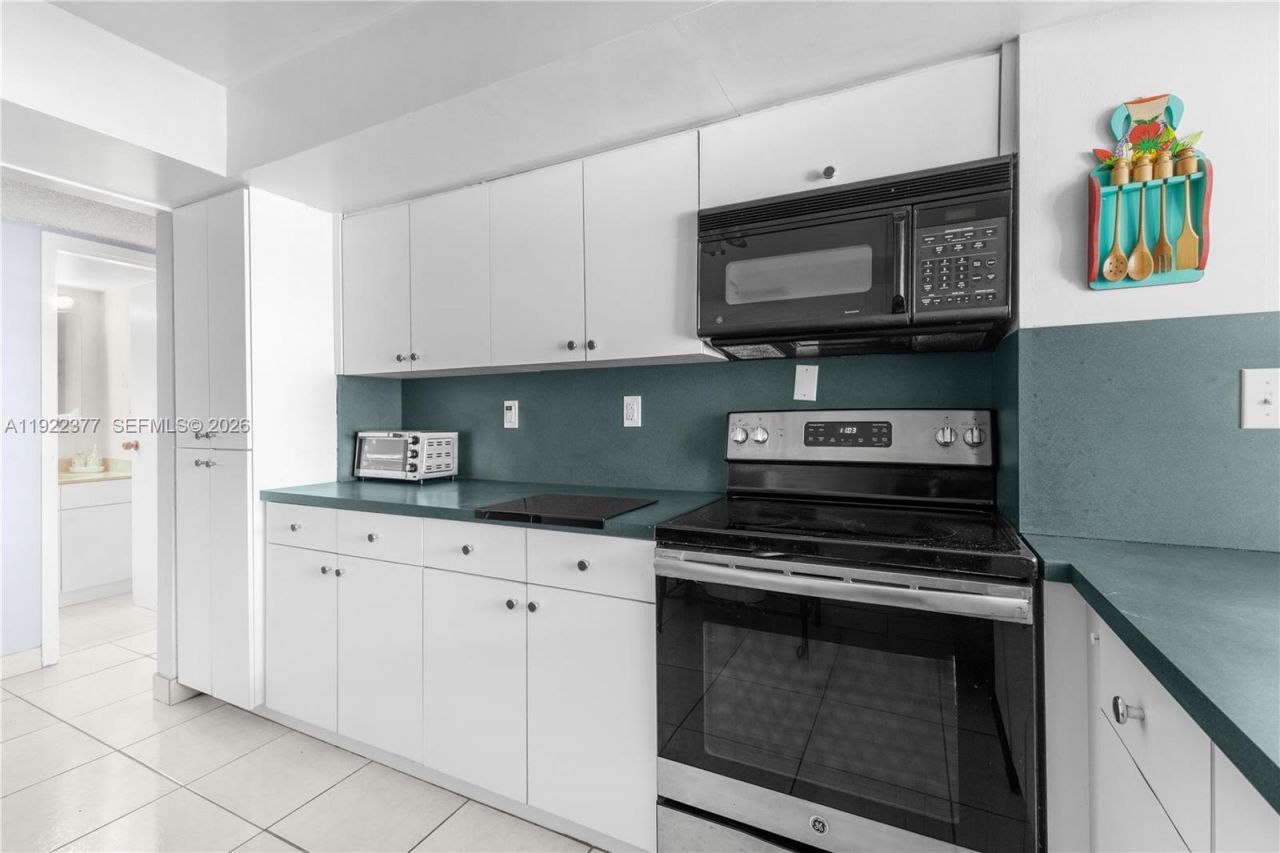 2655 Collins Ave, Unit 603, Miami Beach, FL 33140 Photo