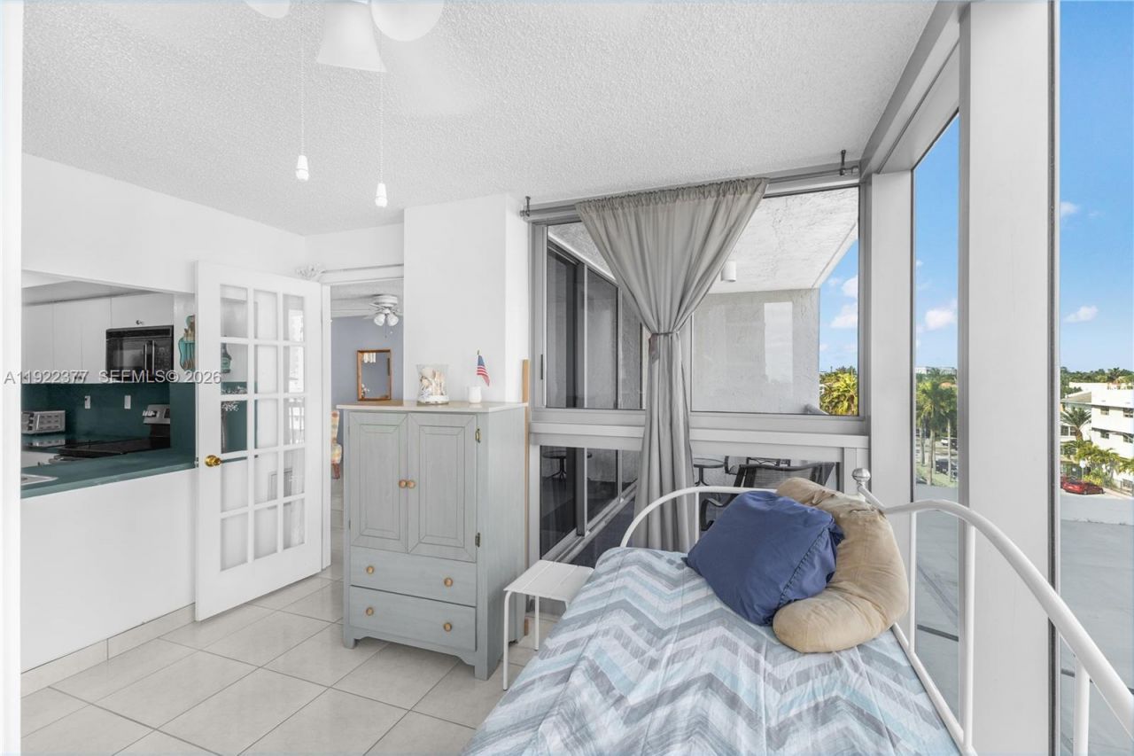 2655 Collins Ave, Unit 603, Miami Beach, FL 33140 Photo