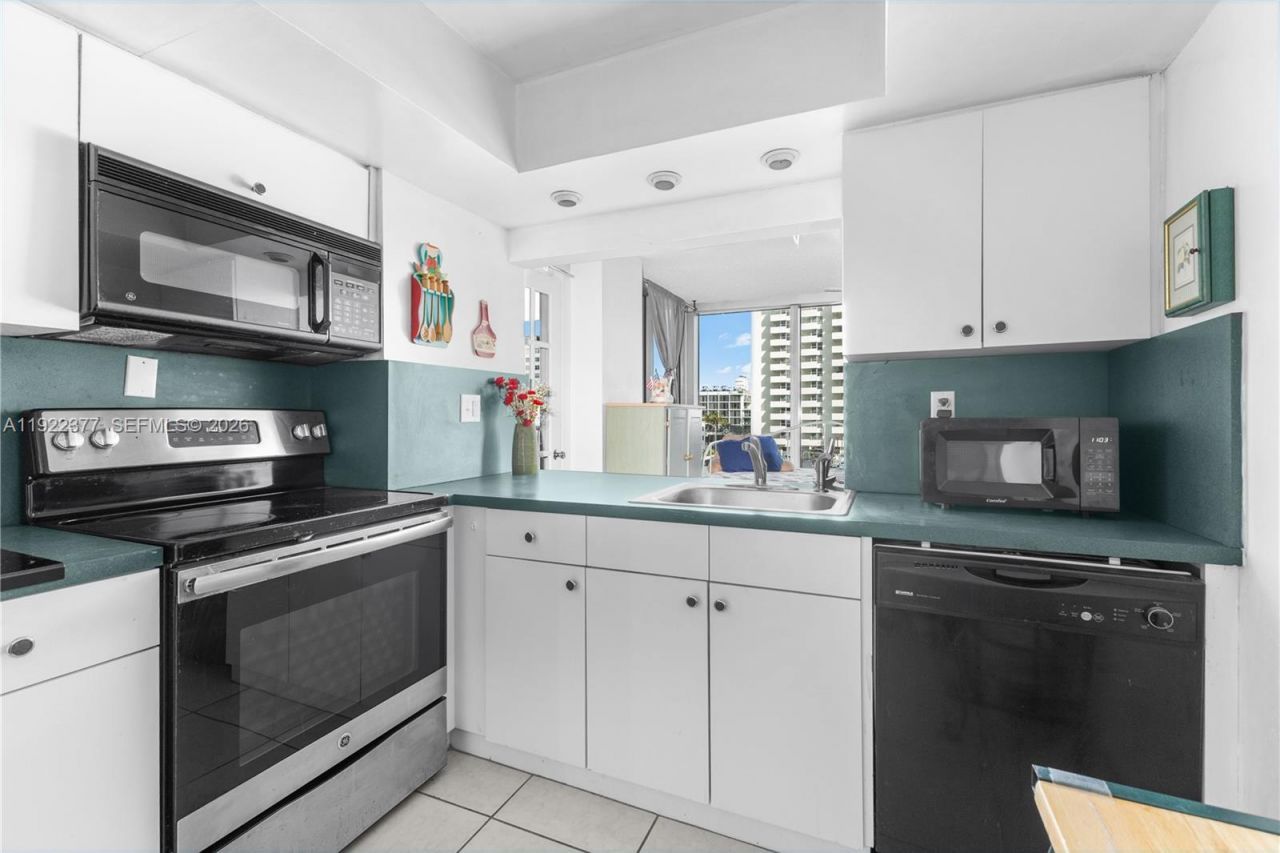 2655 Collins Ave, Unit 603, Miami Beach, FL 33140 Photo