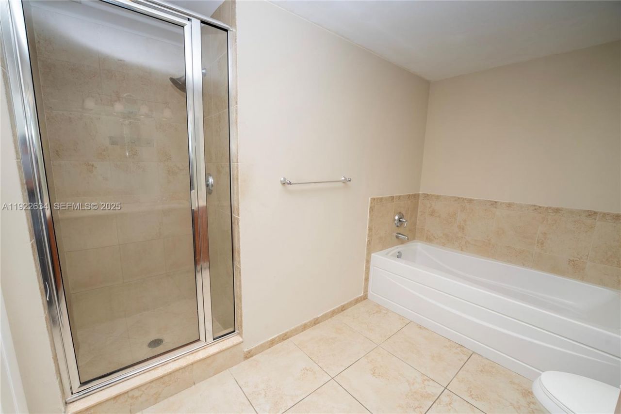 1300 Ponce De Leon Blvd, Unit 808, Coral Gables, FL 33134 Photo