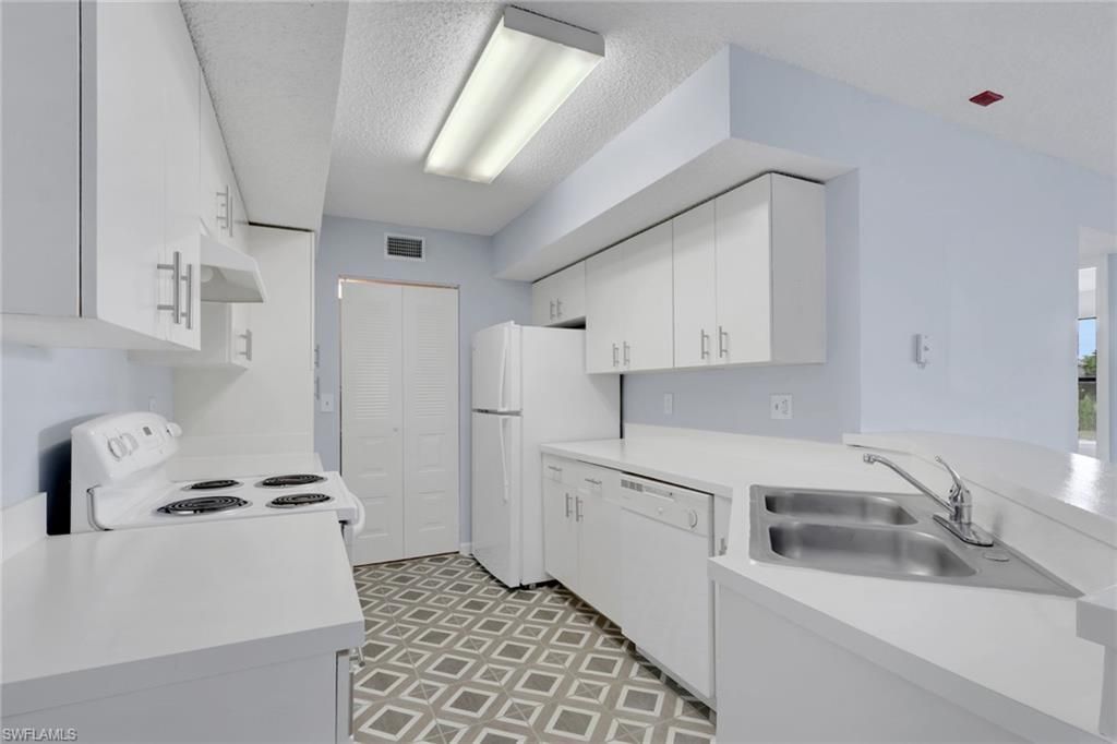 13565 Eagle Ridge Dr, Unit 1124, Fort Myers, FL 33912 Photo