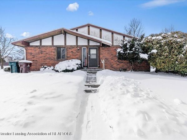 4400 Chadburne Drive, Lansing, MI 48911