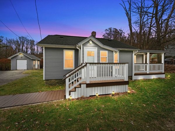 315 Stafford St, Leicester, MA 01611