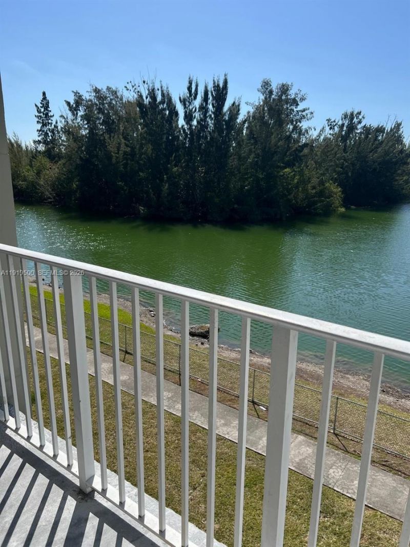 8240 SW 210th St, Unit 220, Cutler Bay, FL 33189 Photo