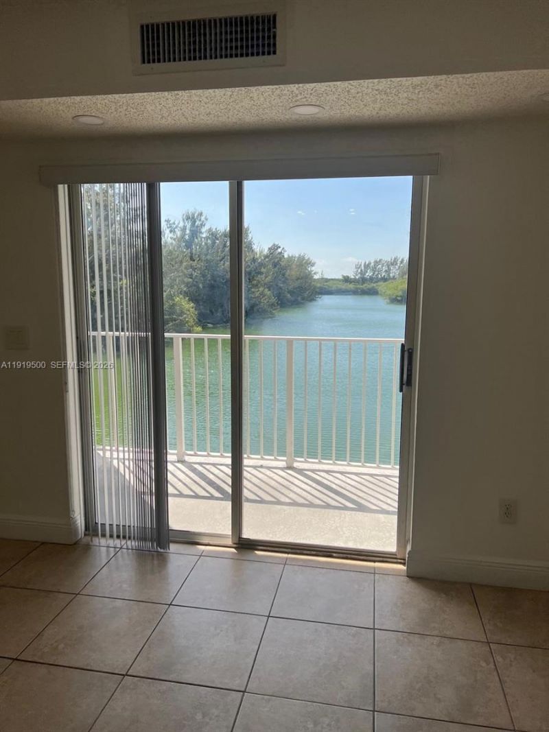 8240 SW 210th St, Unit 220, Cutler Bay, FL 33189 Photo