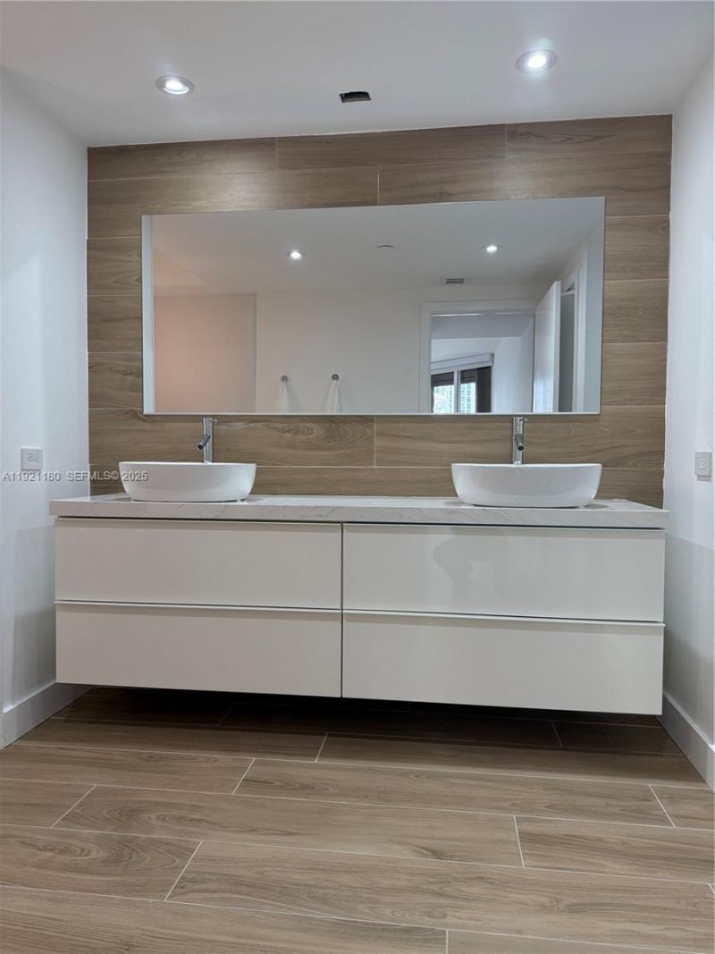 20191 E Country Club Dr, Unit 504, Aventura, FL 33180 Photo