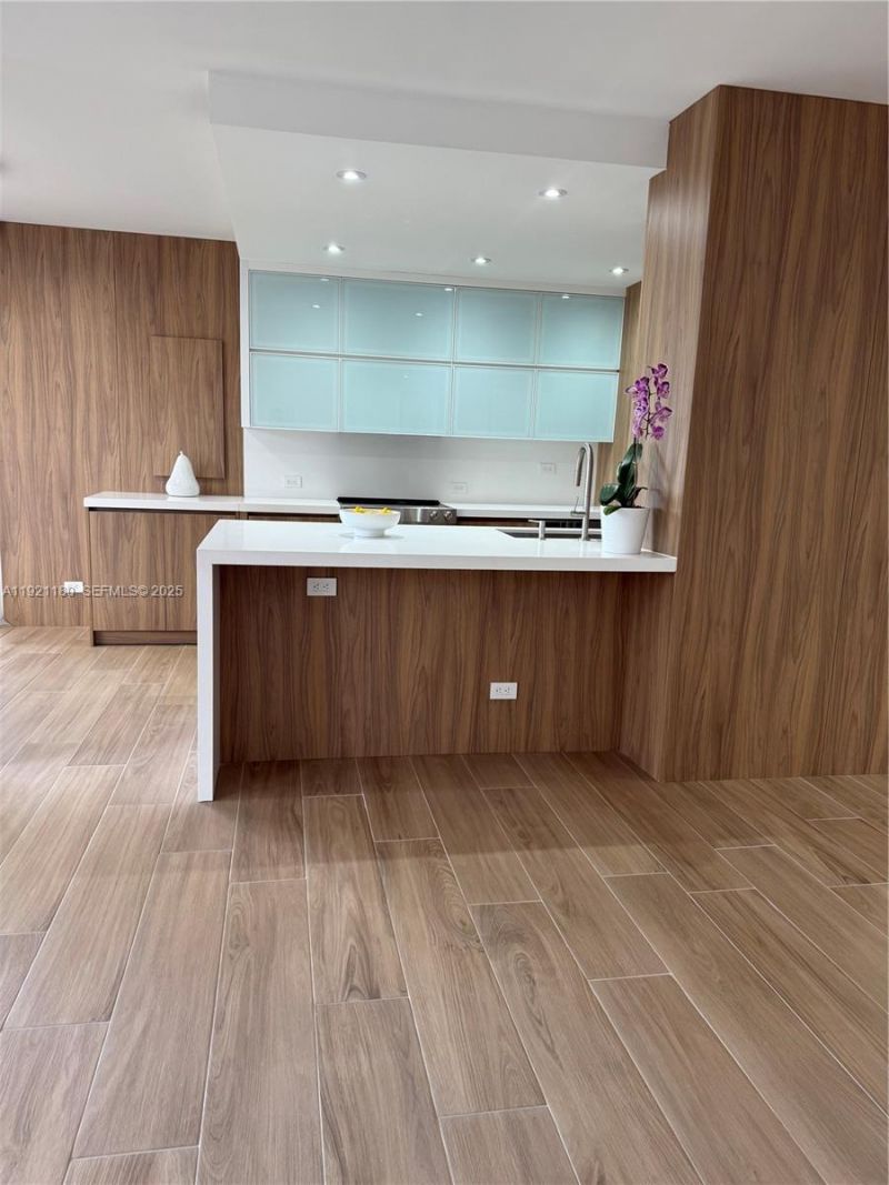 20191 E Country Club Dr, Unit 504, Aventura, FL 33180 Photo