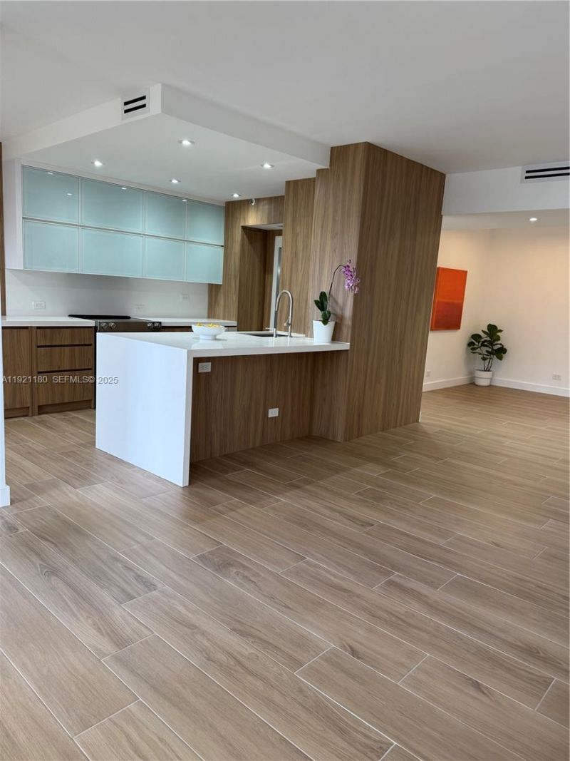 20191 E Country Club Dr, Unit 504, Aventura, FL 33180 Photo