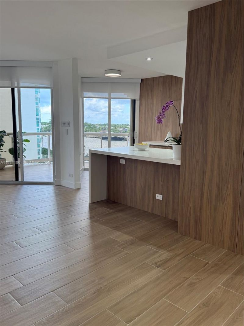 20191 E Country Club Dr, Unit 504, Aventura, FL 33180 Photo