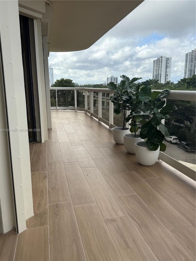 20191 E Country Club Dr, Unit 504, Aventura, FL 33180 Photo