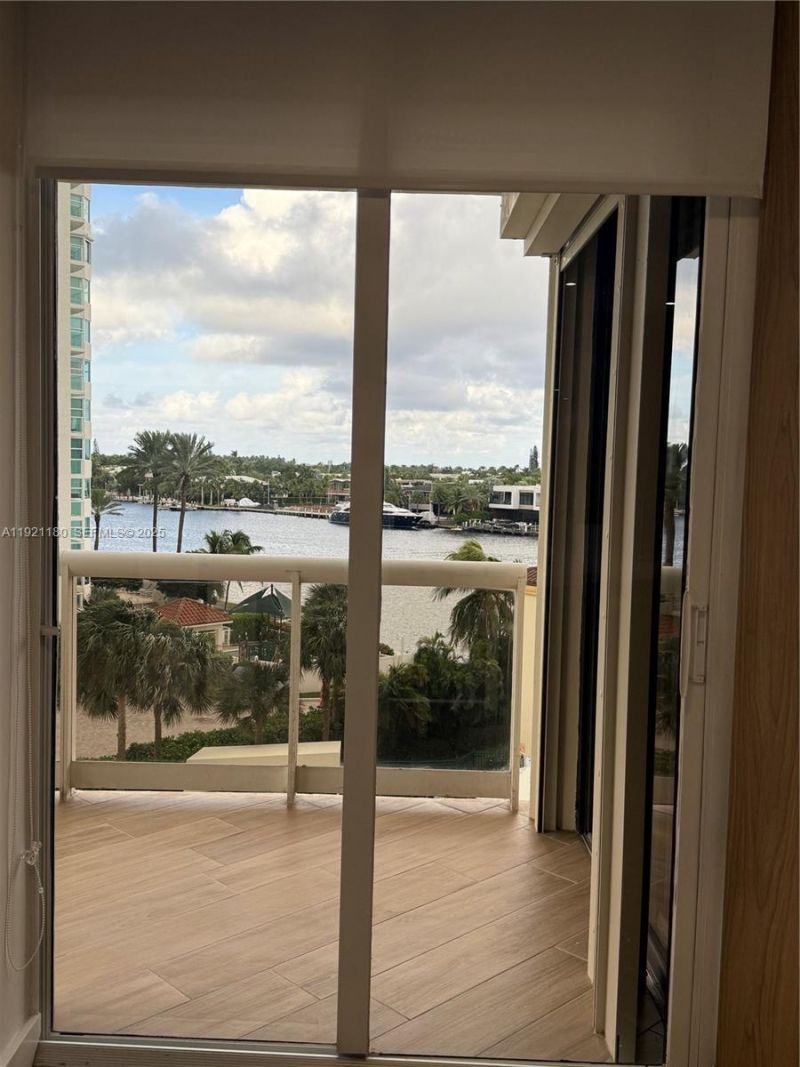 20191 E Country Club Dr, Unit 504, Aventura, FL 33180 Photo