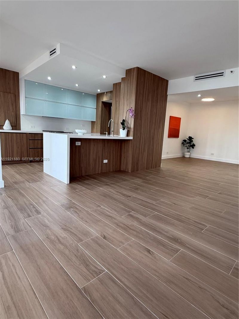 20191 E Country Club Dr, Unit 504, Aventura, FL 33180 Photo