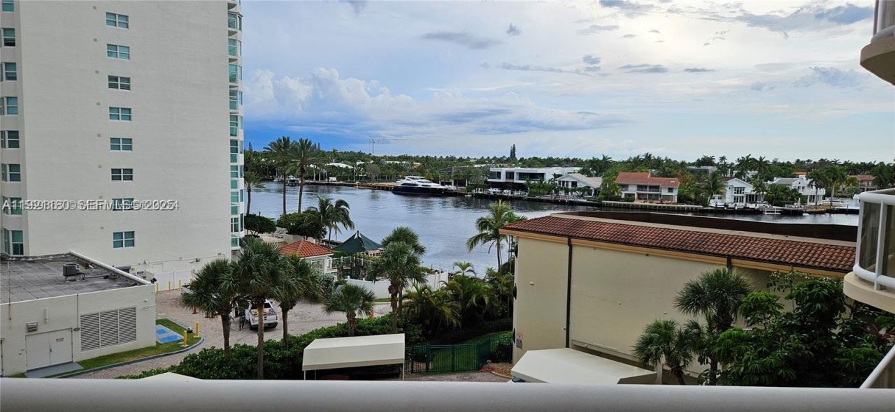 20191 E Country Club Dr, Unit 504, Aventura, FL 33180 Photo