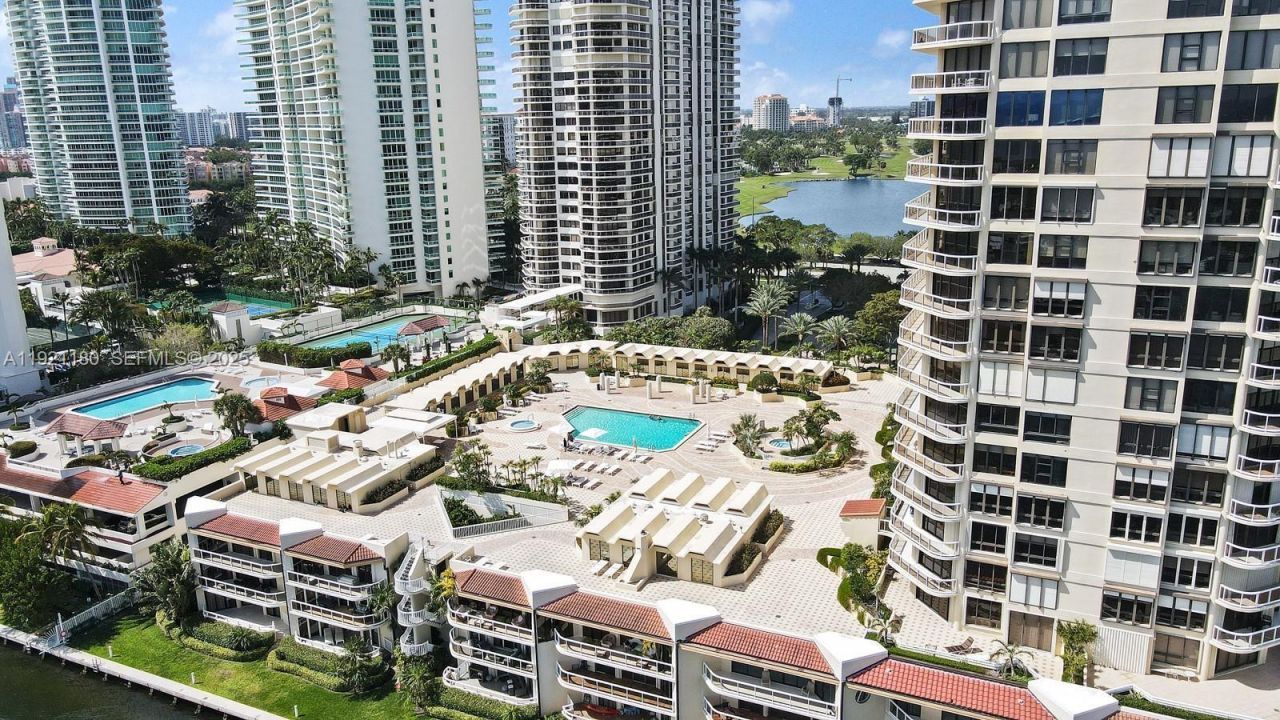 20191 E Country Club Dr, Unit 504, Aventura, FL 33180 Photo