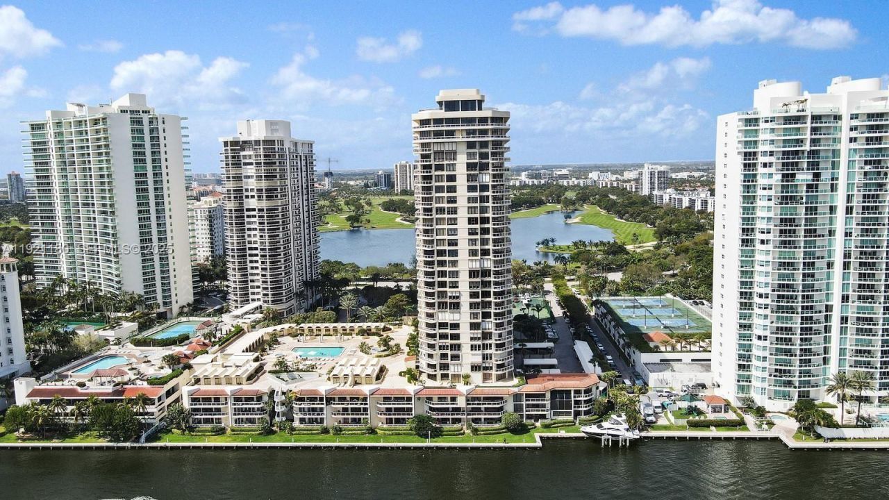 20191 E Country Club Dr, Unit 504, Aventura, FL 33180 Photo