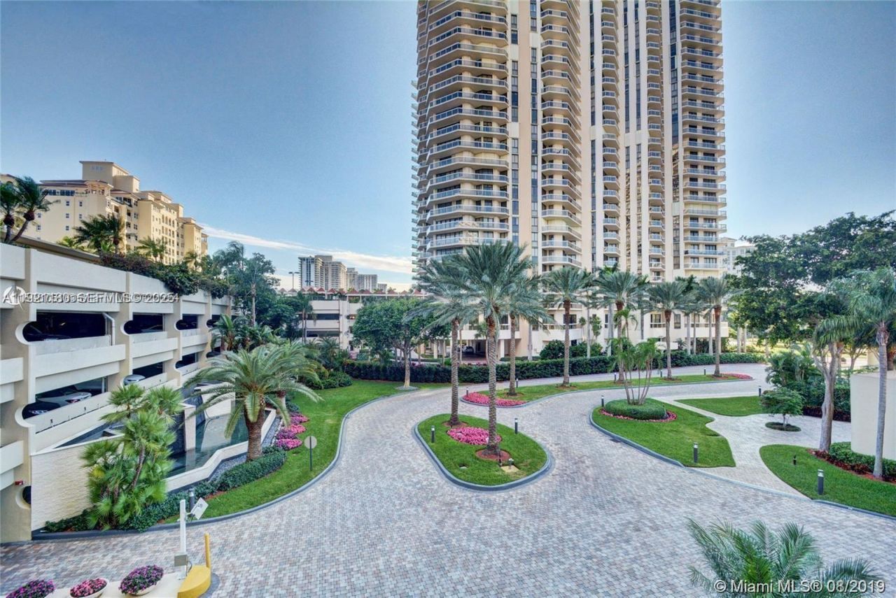 20191 E Country Club Dr, Unit 504, Aventura, FL 33180 Photo