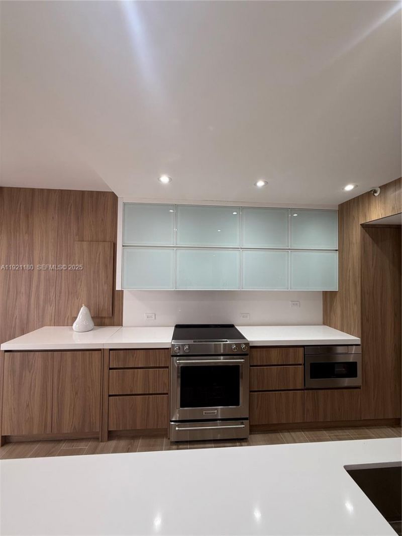 20191 E Country Club Dr, Unit 504, Aventura, FL 33180 Photo