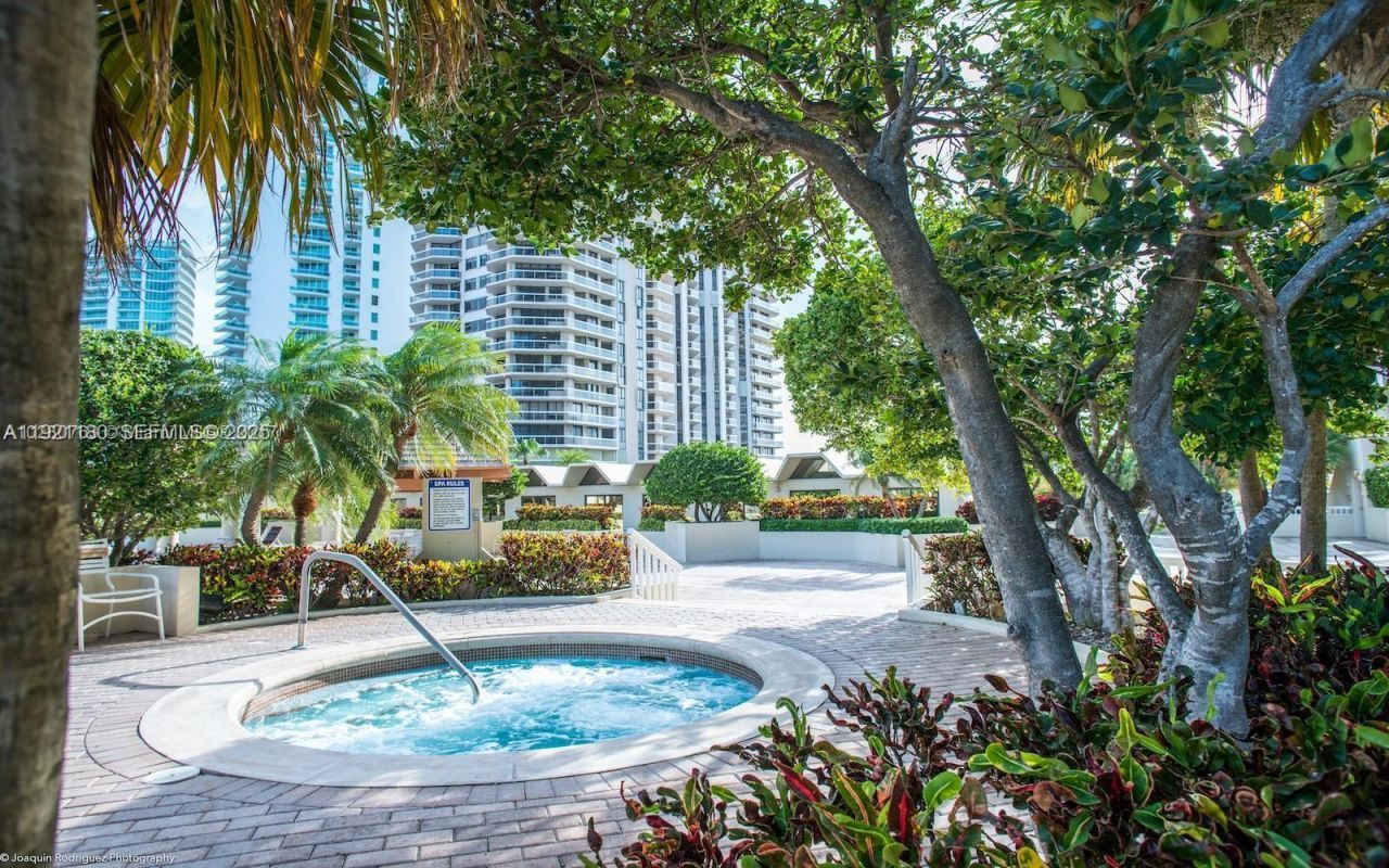 20191 E Country Club Dr, Unit 504, Aventura, FL 33180 Photo