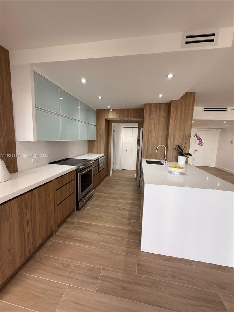 20191 E Country Club Dr, Unit 504, Aventura, FL 33180 Photo