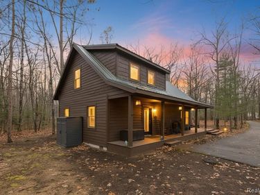 150 N East Mullett Lake Road, Mullett Twp, MI 49749